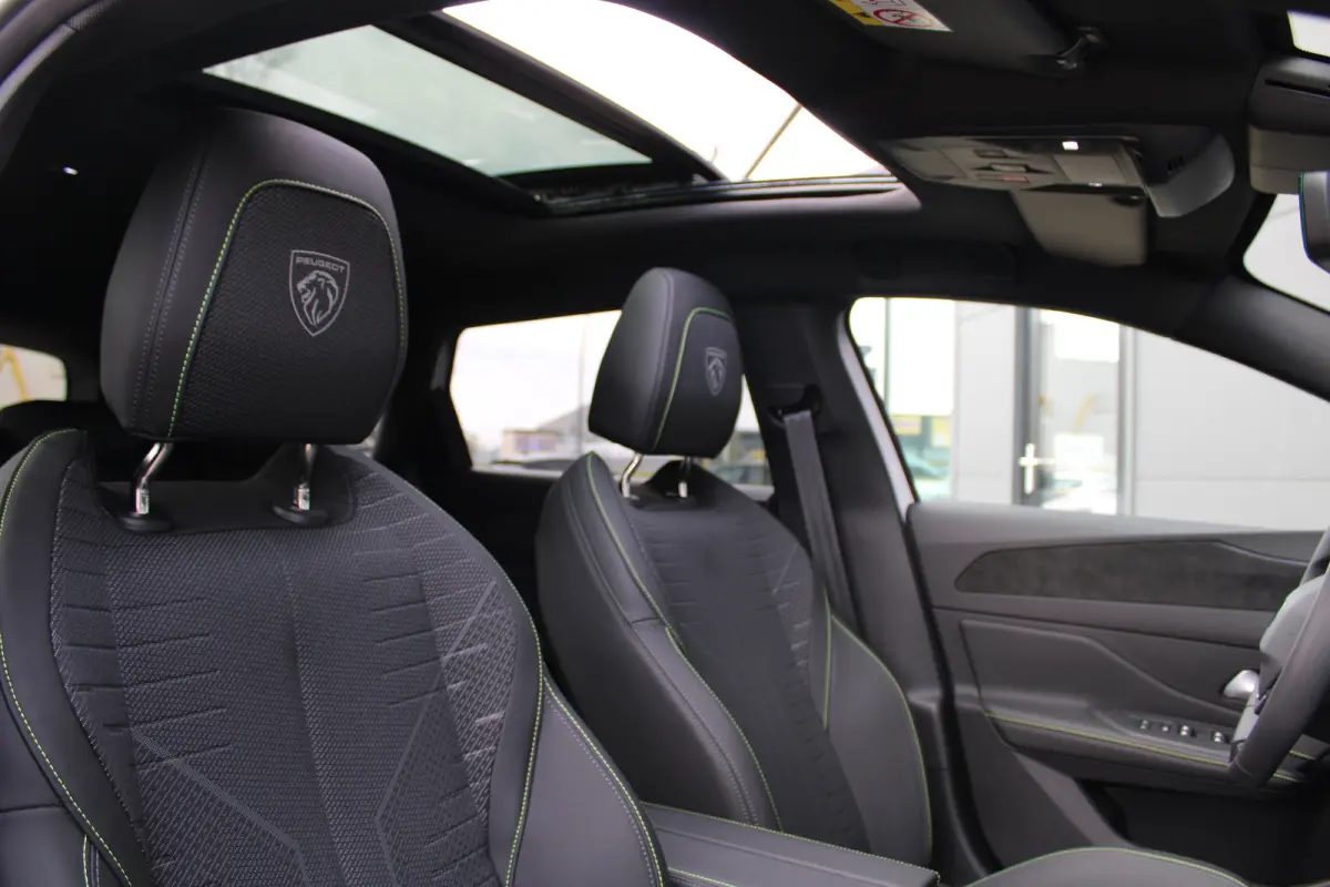 1.6 Plug-in Hybrid 195 GT | Automaat | Navigatie | Camera | Panorama/schuifdak | Focal | Nieuw model | Apple carplay |