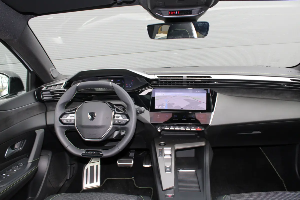 1.6 Plug-in Hybrid 195 GT | Automaat | Navigatie | Camera | Panorama/schuifdak | Focal | Nieuw model | Apple carplay |