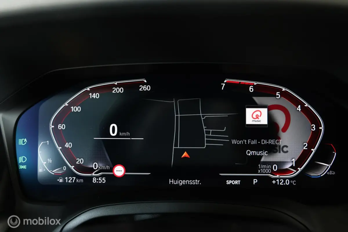 318i - Carplay - Stoelverwarming - Navi