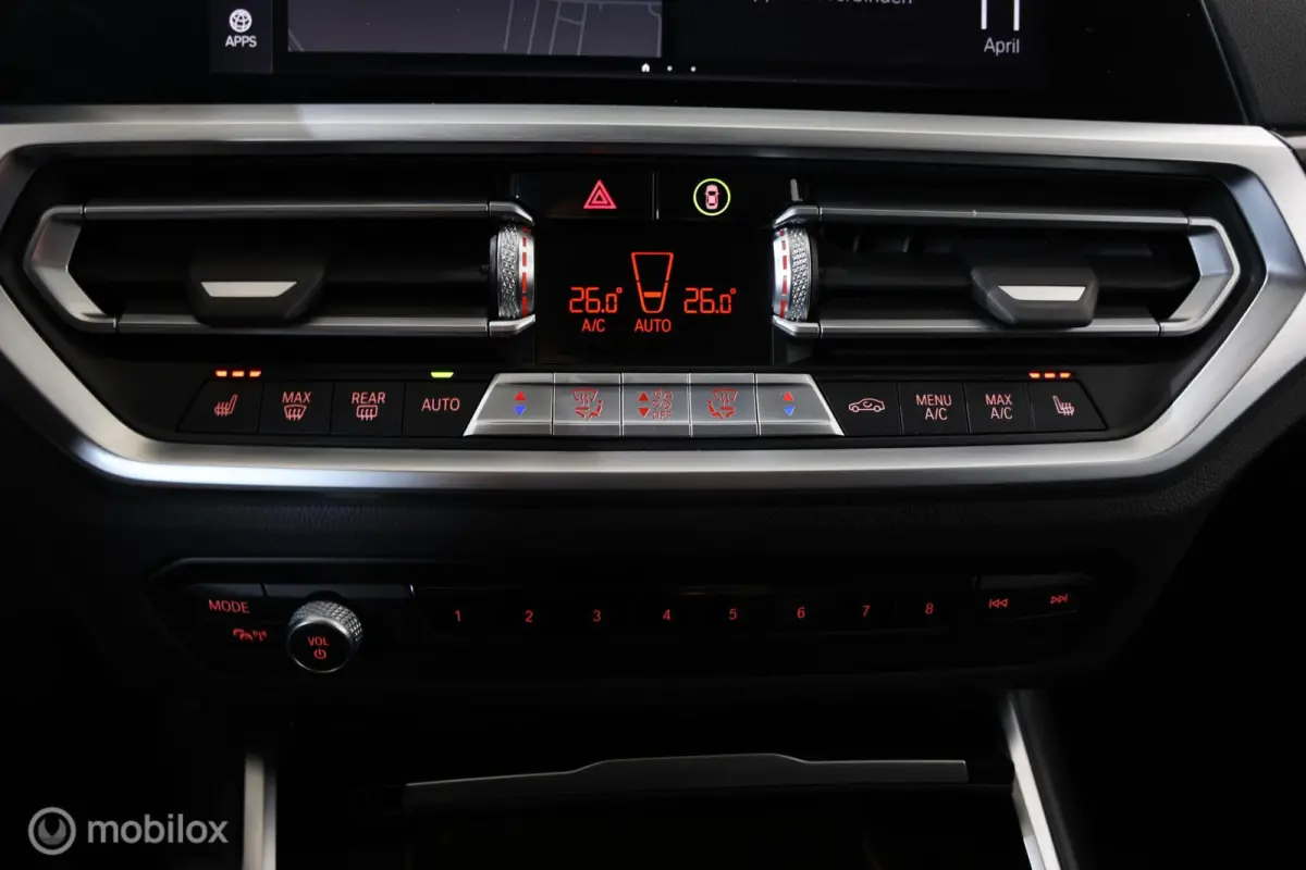 318i - Carplay - Stoelverwarming - Navi