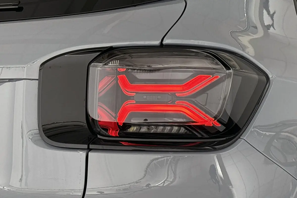 1.2 e-Hybrid Summit / Navi / Carplay / Winterpakket /  2+6 Jaar Garantie