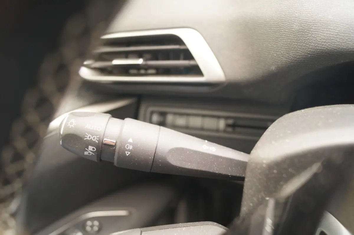 1.2 PureTech Allure Pack Business 7-persoons -LEER-TREKHAAK-
