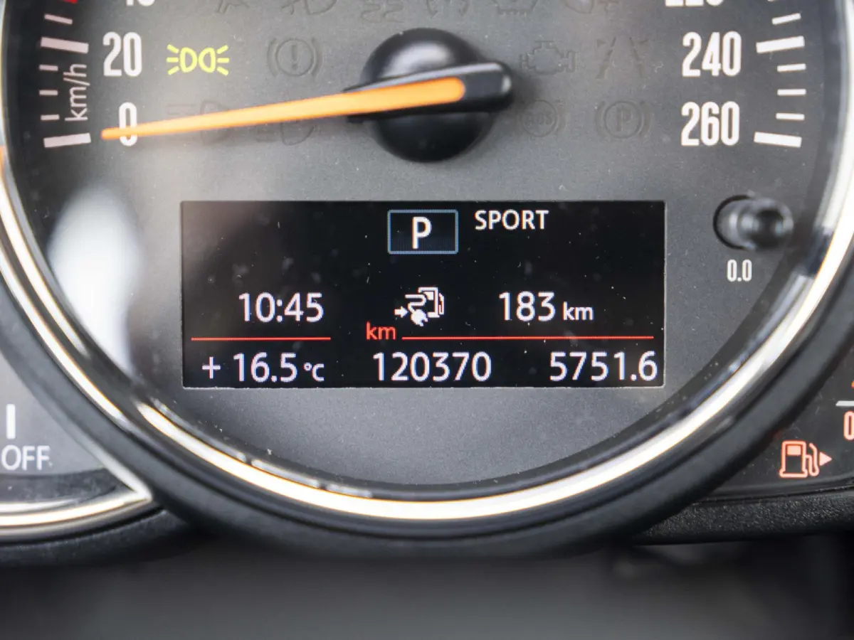 Cooper SE ALL4 Chili SoH 82% | + Achteruitrijcamera + elektrische achterklep + Stoelverwarming