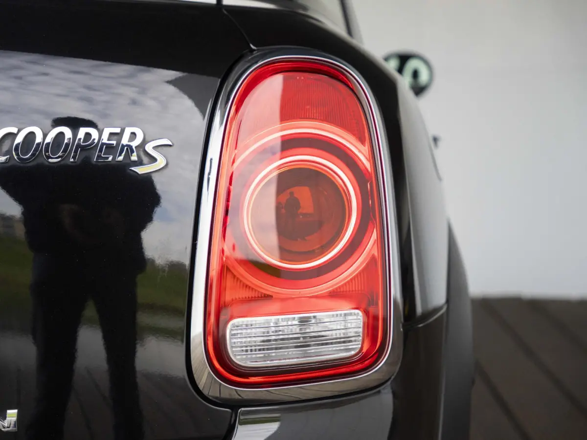 Cooper SE ALL4 Chili SoH 82% | + Achteruitrijcamera + elektrische achterklep + Stoelverwarming
