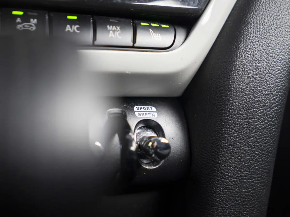 Cooper SE ALL4 Chili SoH 82% | + Achteruitrijcamera + elektrische achterklep + Stoelverwarming