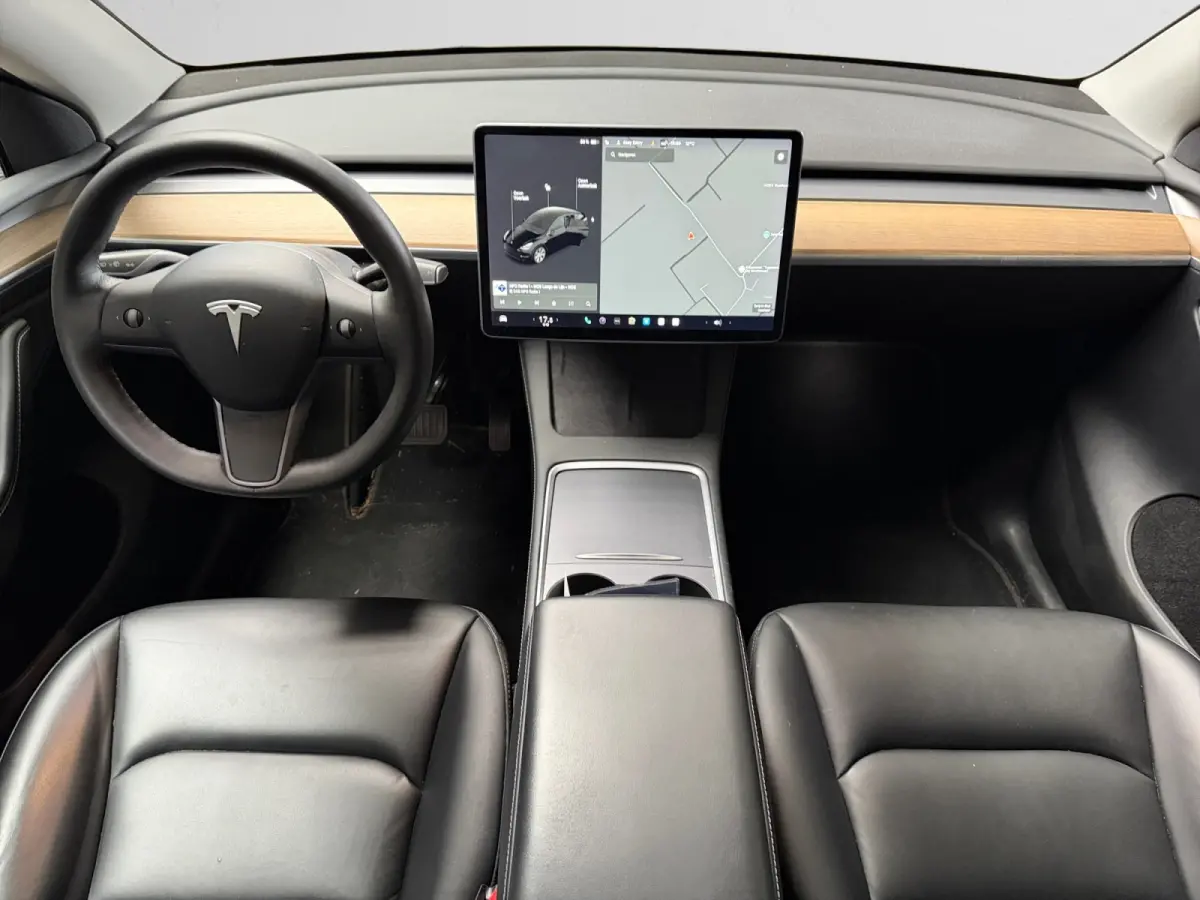 Long Range Dual Motor AWD 75 kWh SOH 88%, Panoramadak, Auto Pilot, 360 Camera, Stoelverwarming