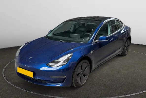 Long Range AWD 75 kWh Trekhaak, Auto pilot, Panoramadak, Stoelverwarming