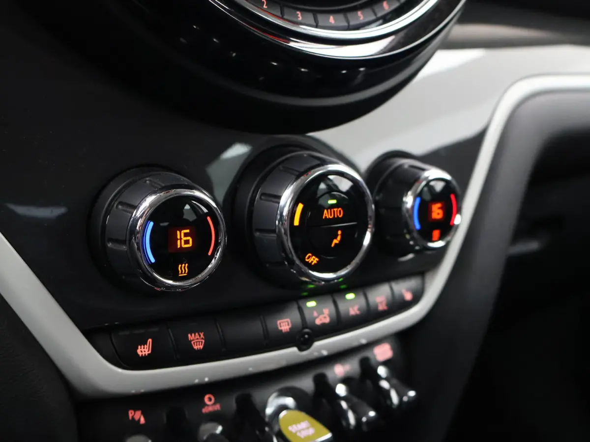 1.5 Cooper ALL4 224 PK PLUG-IN HYBRID *MOONWALK GREY*  + UNION JACK | STOELVERW.