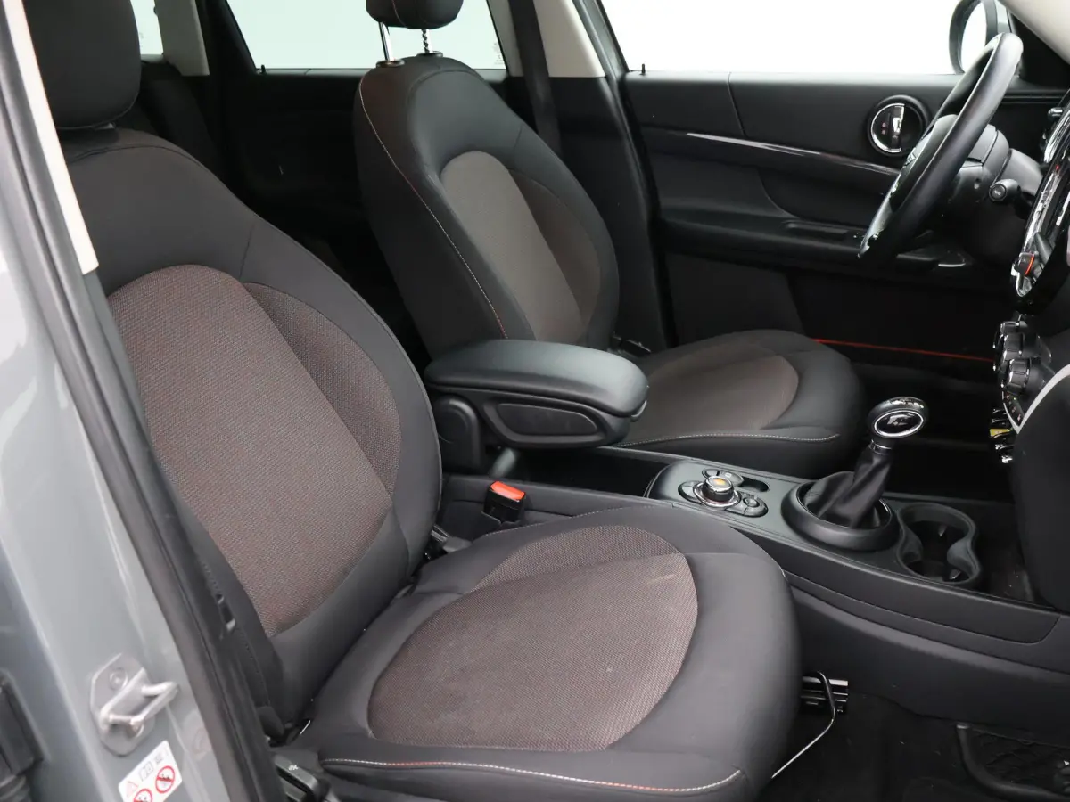 1.5 Cooper ALL4 224 PK PLUG-IN HYBRID *MOONWALK GREY*  + UNION JACK | STOELVERW.
