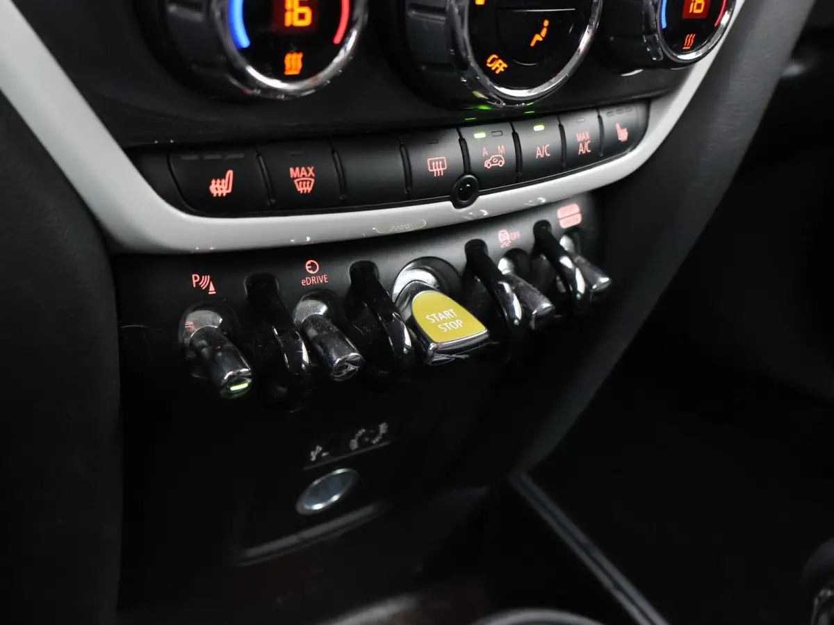 1.5 Cooper ALL4 224 PK PLUG-IN HYBRID *MOONWALK GREY*  + UNION JACK | STOELVERW.