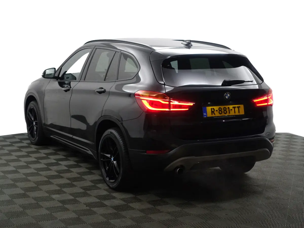 sDrive18i M Sport Aut- Sport leder Interieur, Sfeerverlichting, Camera, Xenon Led, Stoelverwarming