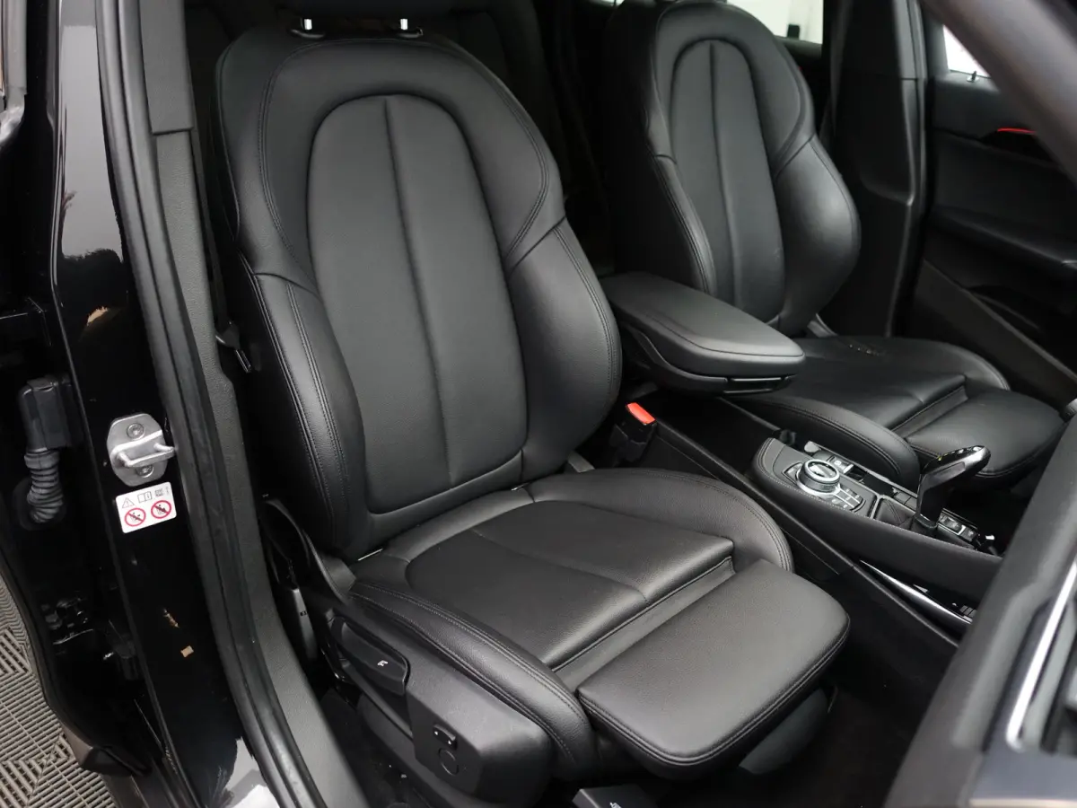 sDrive18i M Sport Aut- Sport leder Interieur, Sfeerverlichting, Camera, Xenon Led, Stoelverwarming
