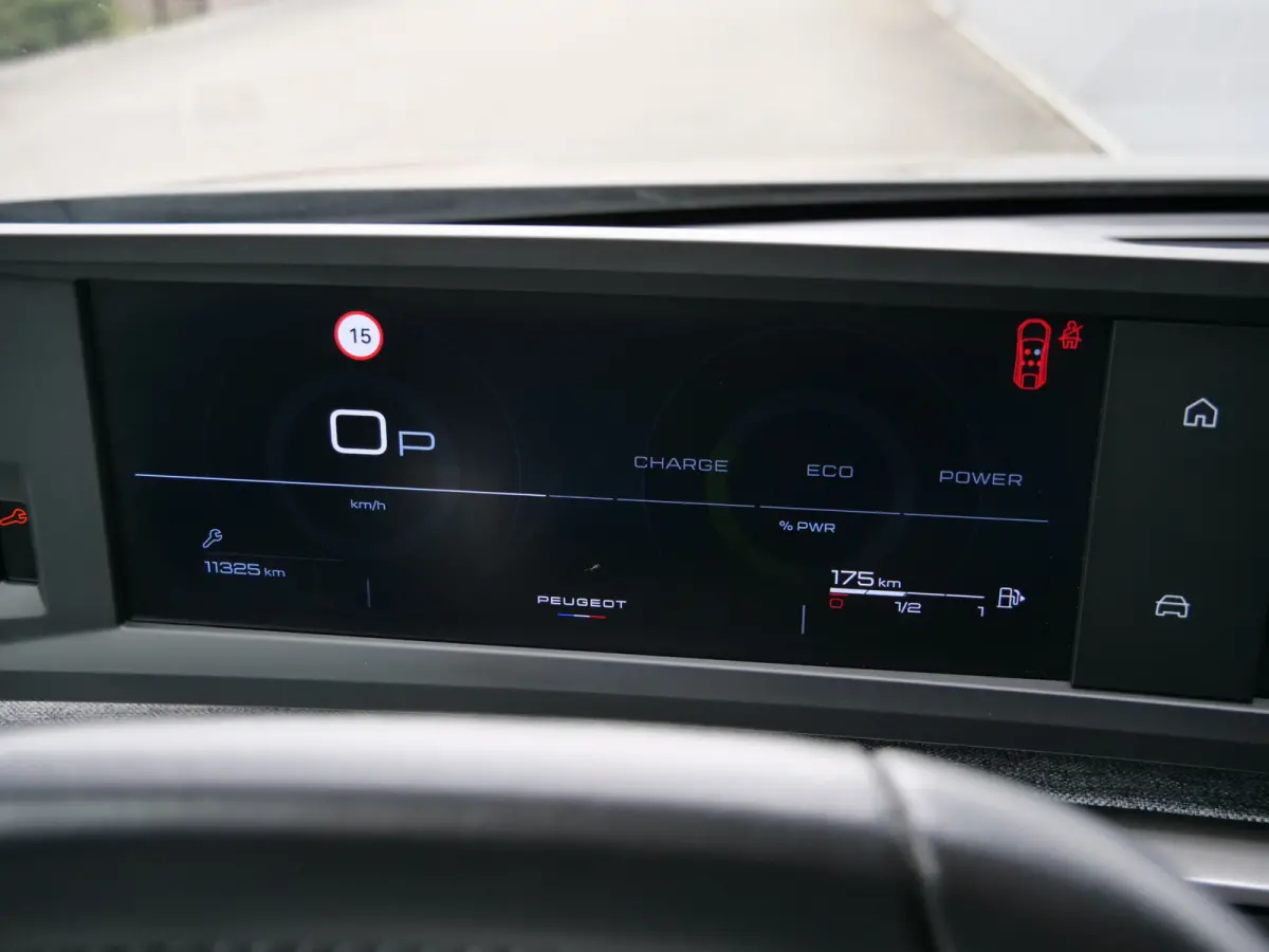 1.2 Hybrid 136 Pk Allure Automaat DAB / Apple Carplay / Camera / 19 inch
