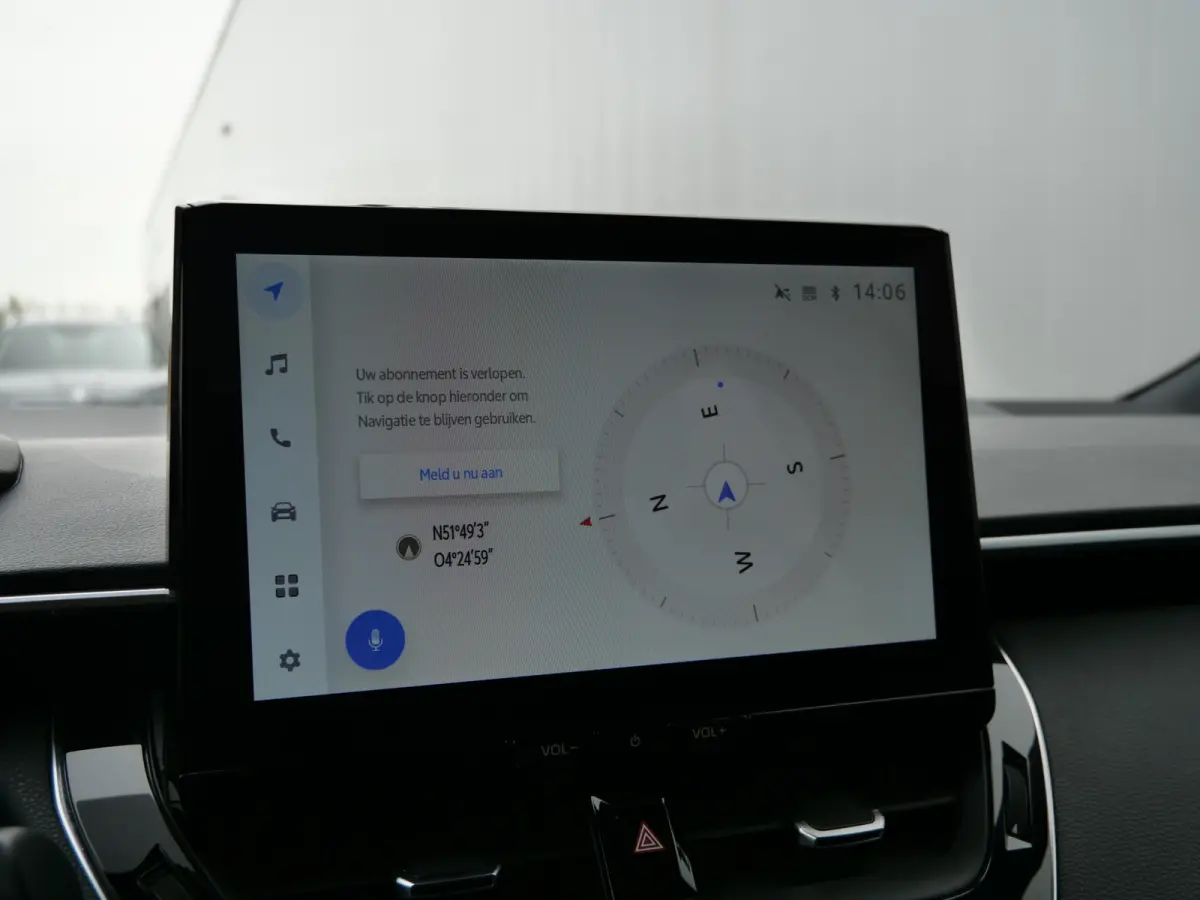 Hybrid 140 Pk Business Automaat Apple Carplay / DAB / Camera / Stoel- en stuurverwarming
