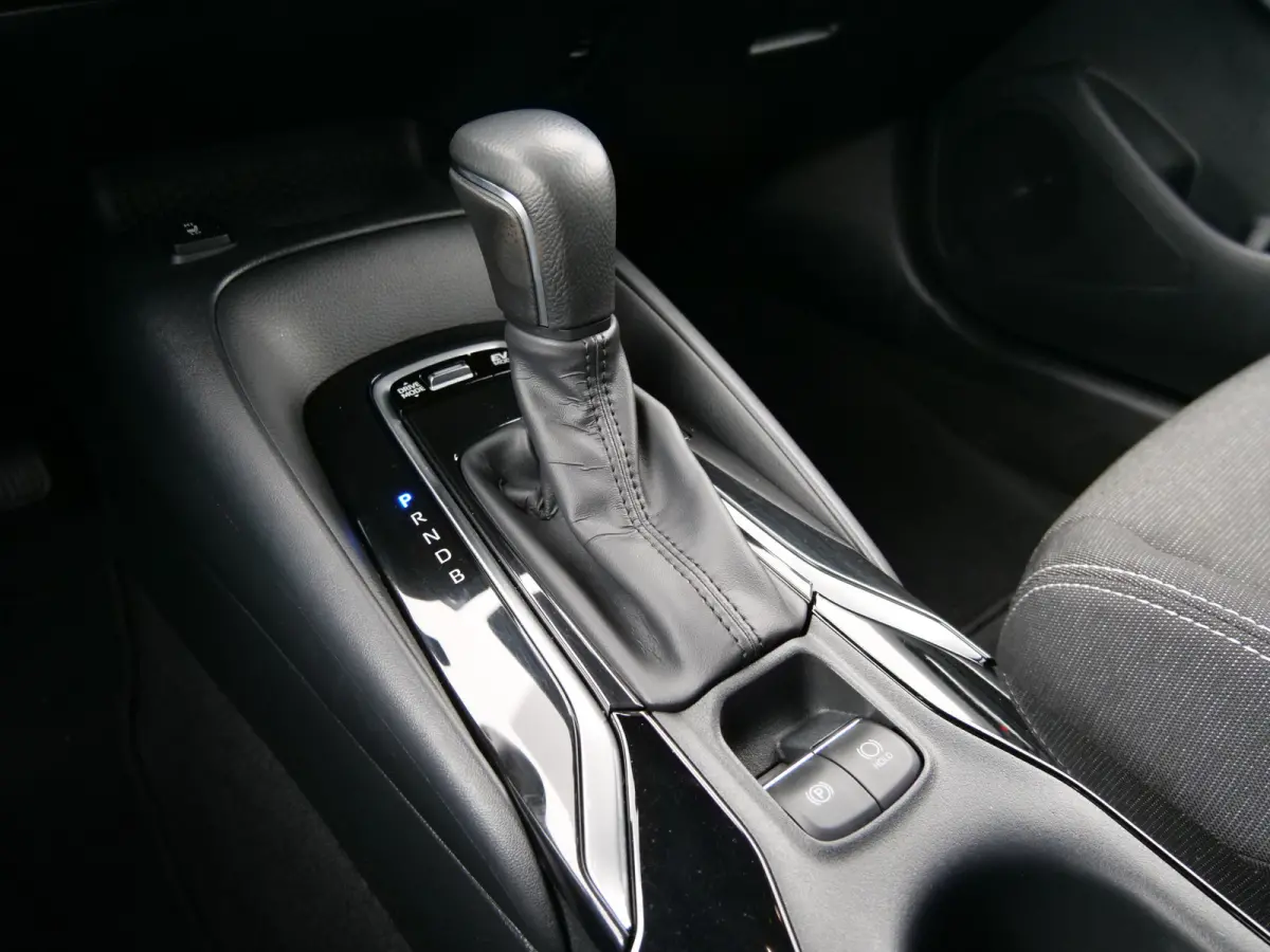 Hybrid 140 Pk Business Automaat Apple Carplay / DAB / Camera / Stoel- en stuurverwarming