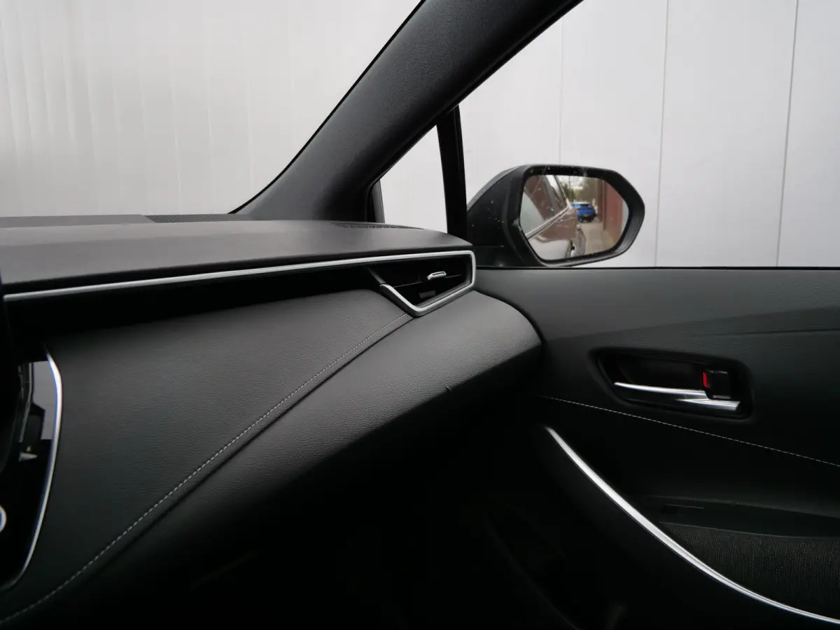 Hybrid 140 Pk Business Automaat Apple Carplay / DAB / Camera / Stoel- en stuurverwarming