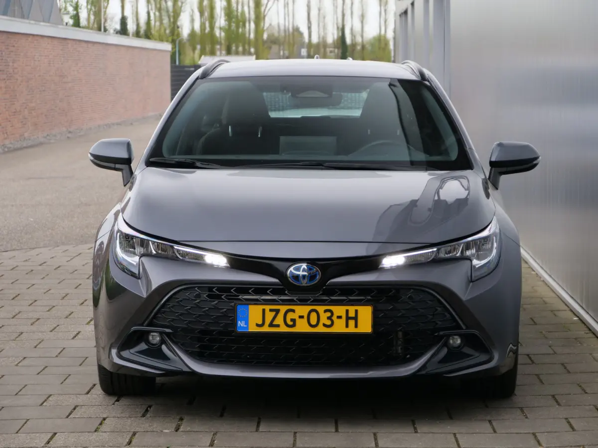 Hybrid 140 Pk Business Automaat Apple Carplay / DAB / Camera / Stoel- en stuurverwarming