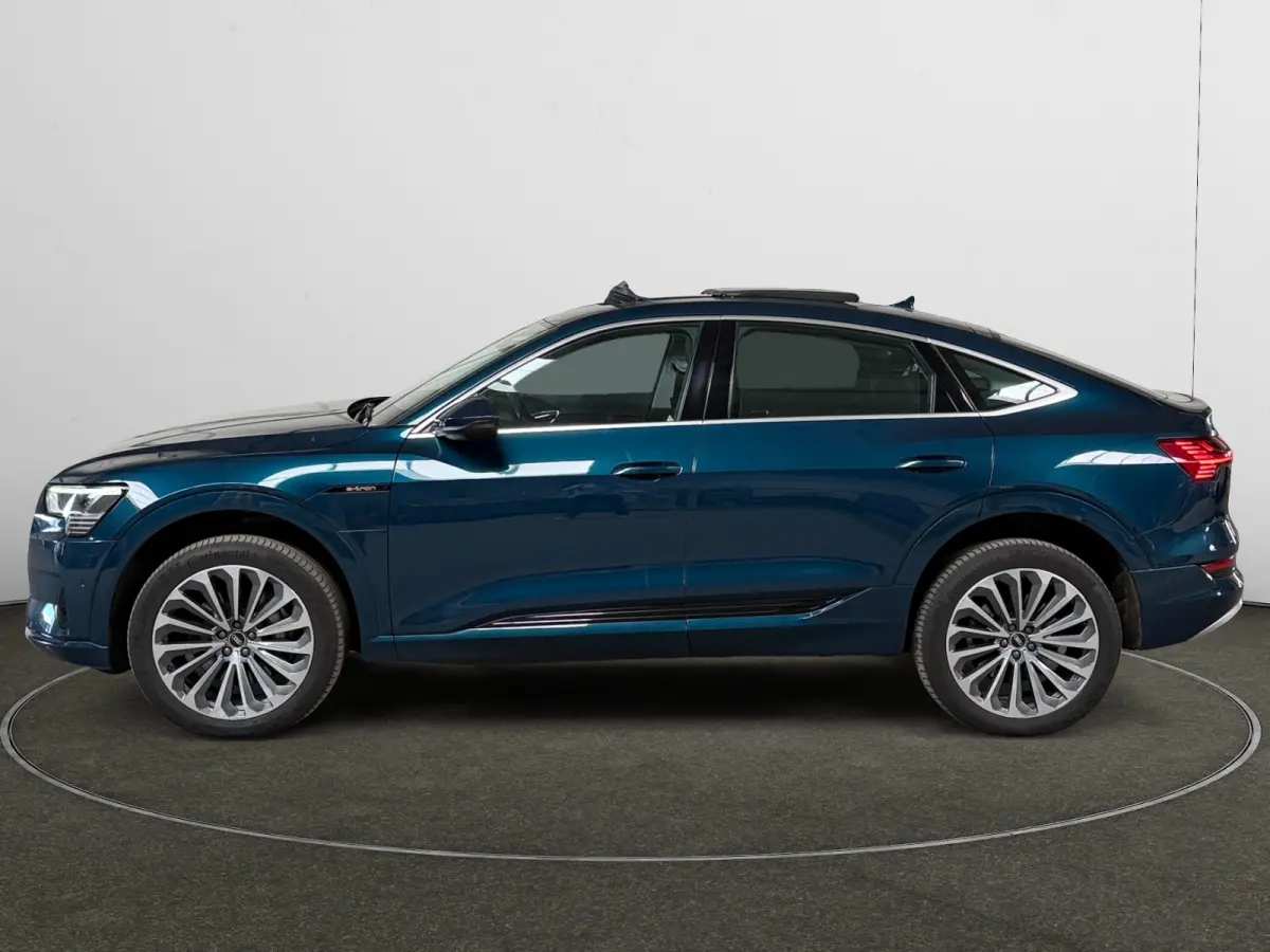 55 quattro Business edition Plus 95 kWh SOH 95%, Panoramadak, Moving Intelligence, Carplay, Android Auto