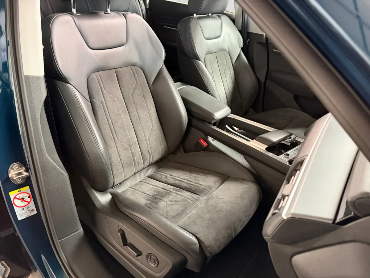 55 quattro Business edition Plus 95 kWh SOH 95%, Panoramadak, Moving Intelligence, Carplay, Android Auto