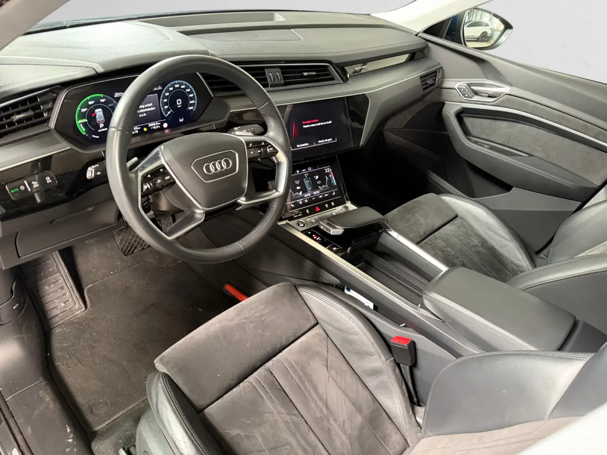 55 quattro Business edition Plus 95 kWh SOH 95%, Panoramadak, Moving Intelligence, Carplay, Android Auto