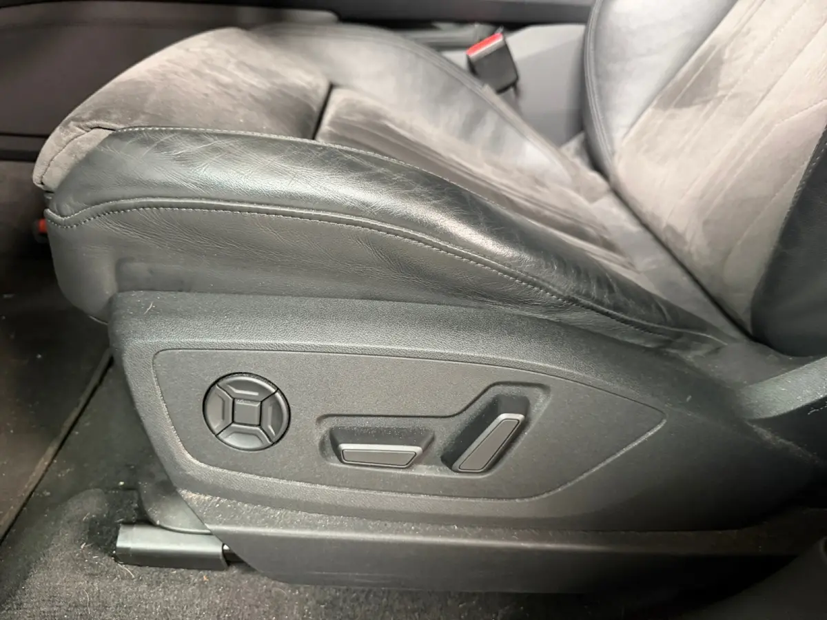 55 quattro Business edition Plus 95 kWh SOH 95%, Panoramadak, Moving Intelligence, Carplay, Android Auto