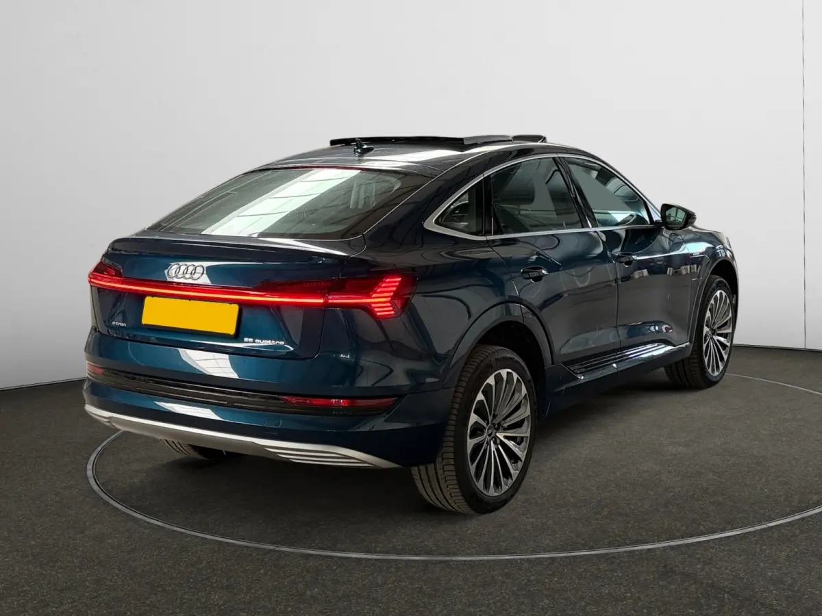 55 quattro Business edition Plus 95 kWh SOH 95%, Panoramadak, Moving Intelligence, Carplay, Android Auto