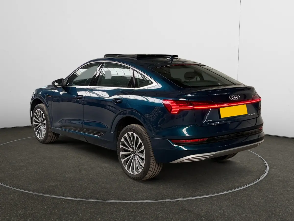 55 quattro Business edition Plus 95 kWh SOH 95%, Panoramadak, Moving Intelligence, Carplay, Android Auto