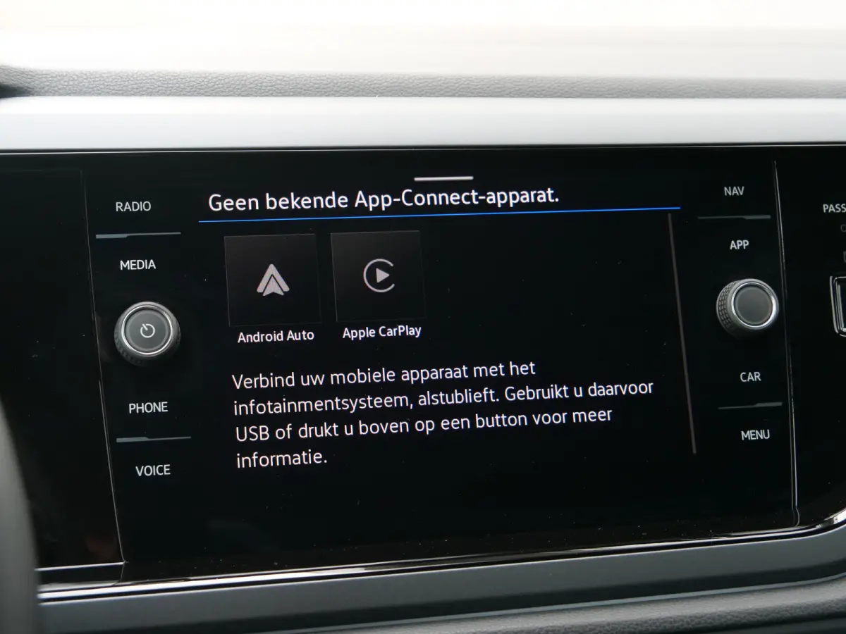 1.0 TSI R-Line Edition 116 Pk Automaat DAB / Apple Carplay / Camera / Stoelverwarming