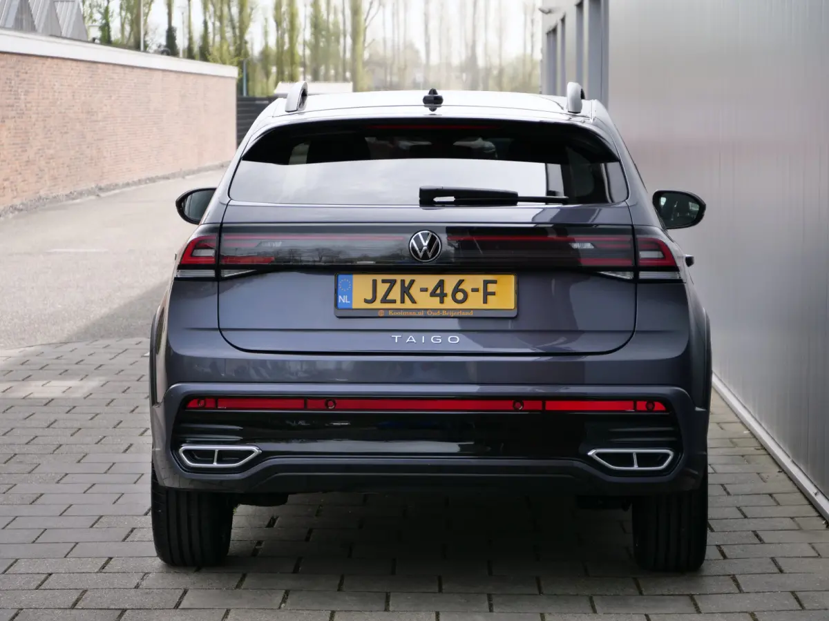 1.0 TSI R-Line Edition 116 Pk Automaat DAB / Apple Carplay / Camera / Stoelverwarming
