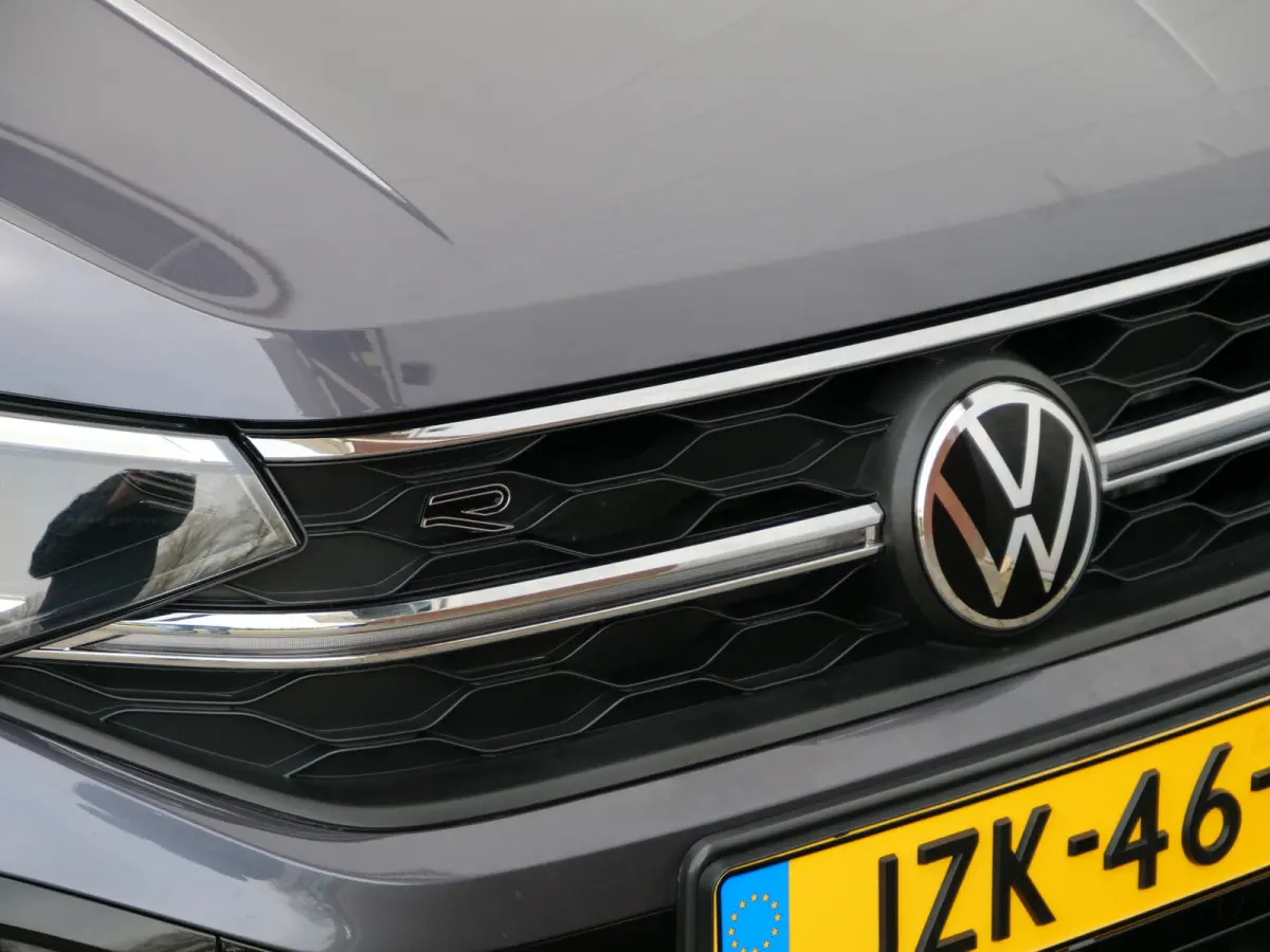 1.0 TSI R-Line Edition 116 Pk Automaat DAB / Apple Carplay / Camera / Stoelverwarming