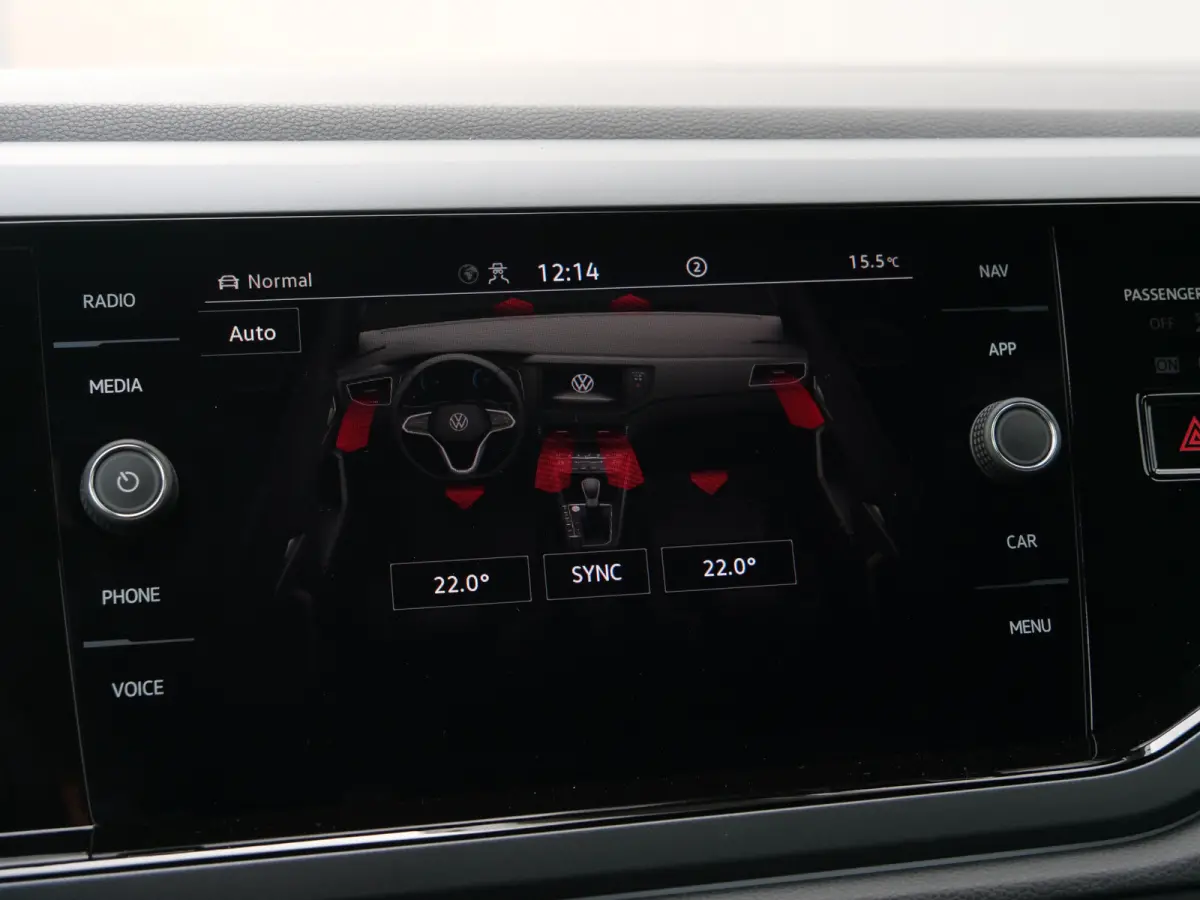 1.0 TSI R-Line Edition 116 Pk Automaat DAB / Apple Carplay / Camera / Stoelverwarming