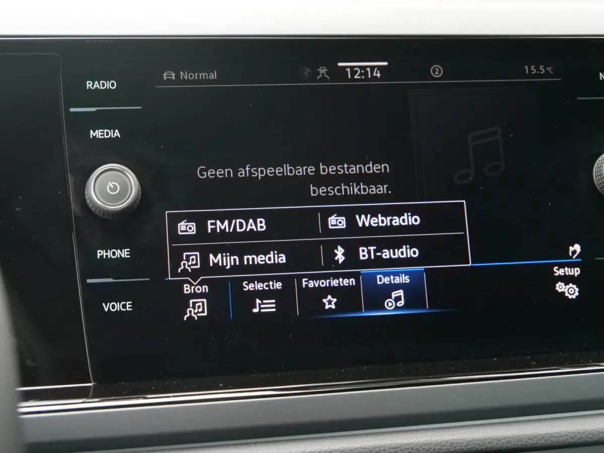 1.0 TSI R-Line Edition 116 Pk Automaat DAB / Apple Carplay / Camera / Stoelverwarming
