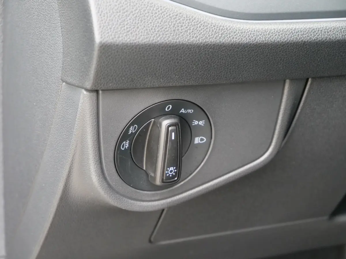 1.0 TSI R-Line Edition 116 Pk Automaat DAB / Apple Carplay / Camera / Stoelverwarming