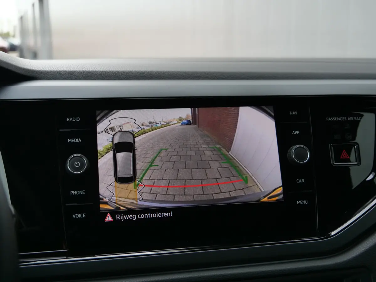 1.0 TSI R-Line Edition 116 Pk Automaat DAB / Apple Carplay / Camera / Stoelverwarming