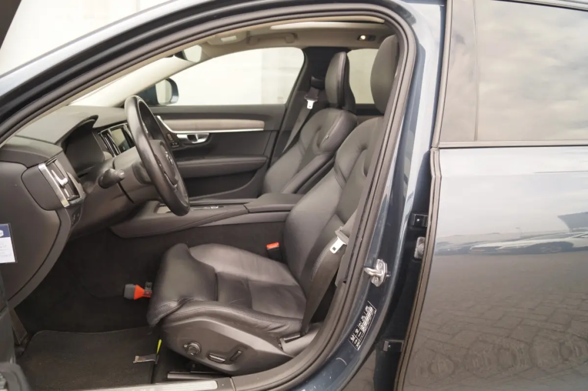 2.0 B5 250pk AWD Pro -PANO-LEER-CAM-ECC-NAVI-