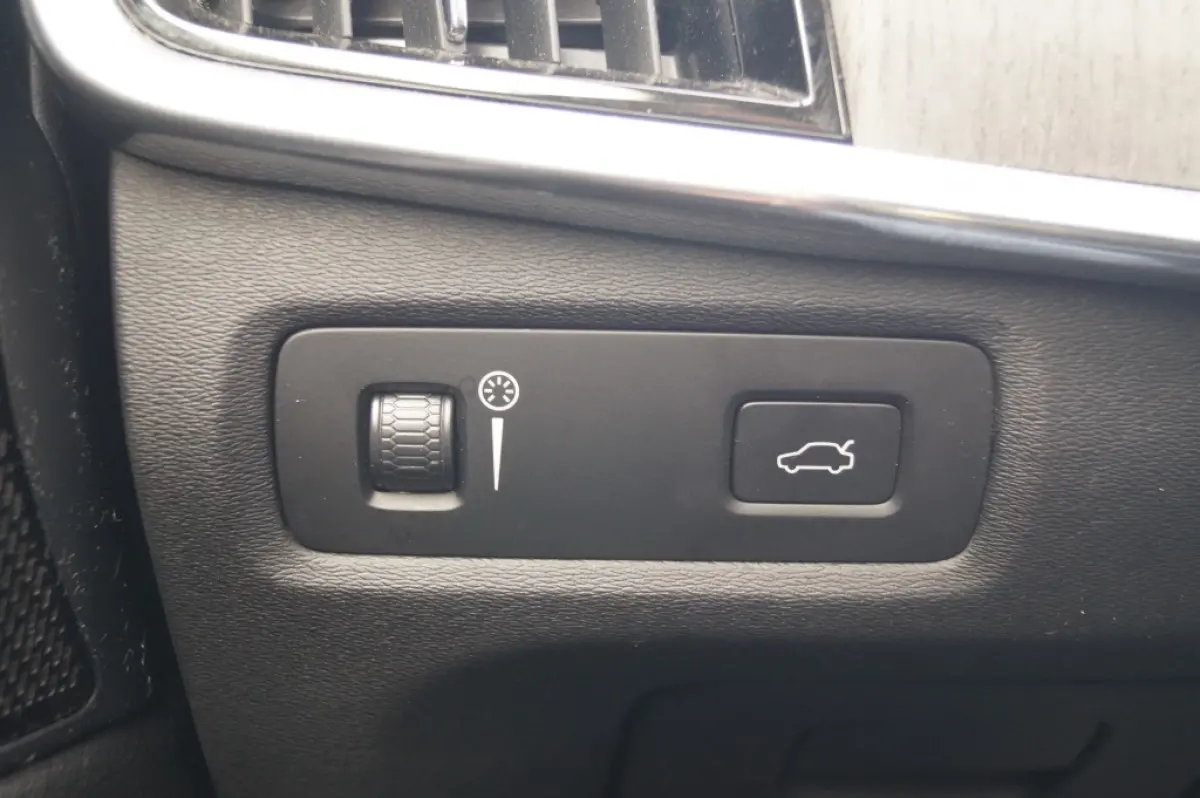 2.0 B5 250pk AWD Pro -PANO-LEER-CAM-ECC-NAVI-