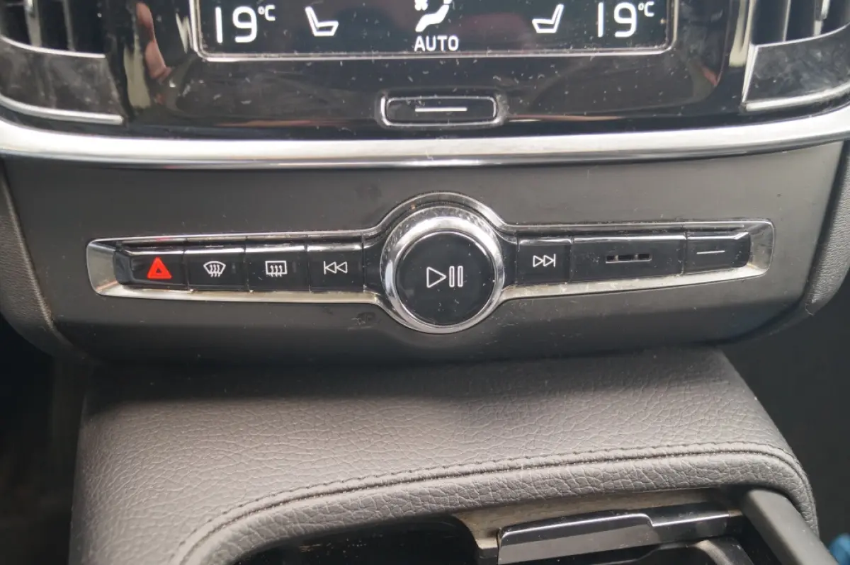 2.0 B5 250pk AWD Pro -PANO-LEER-CAM-ECC-NAVI-