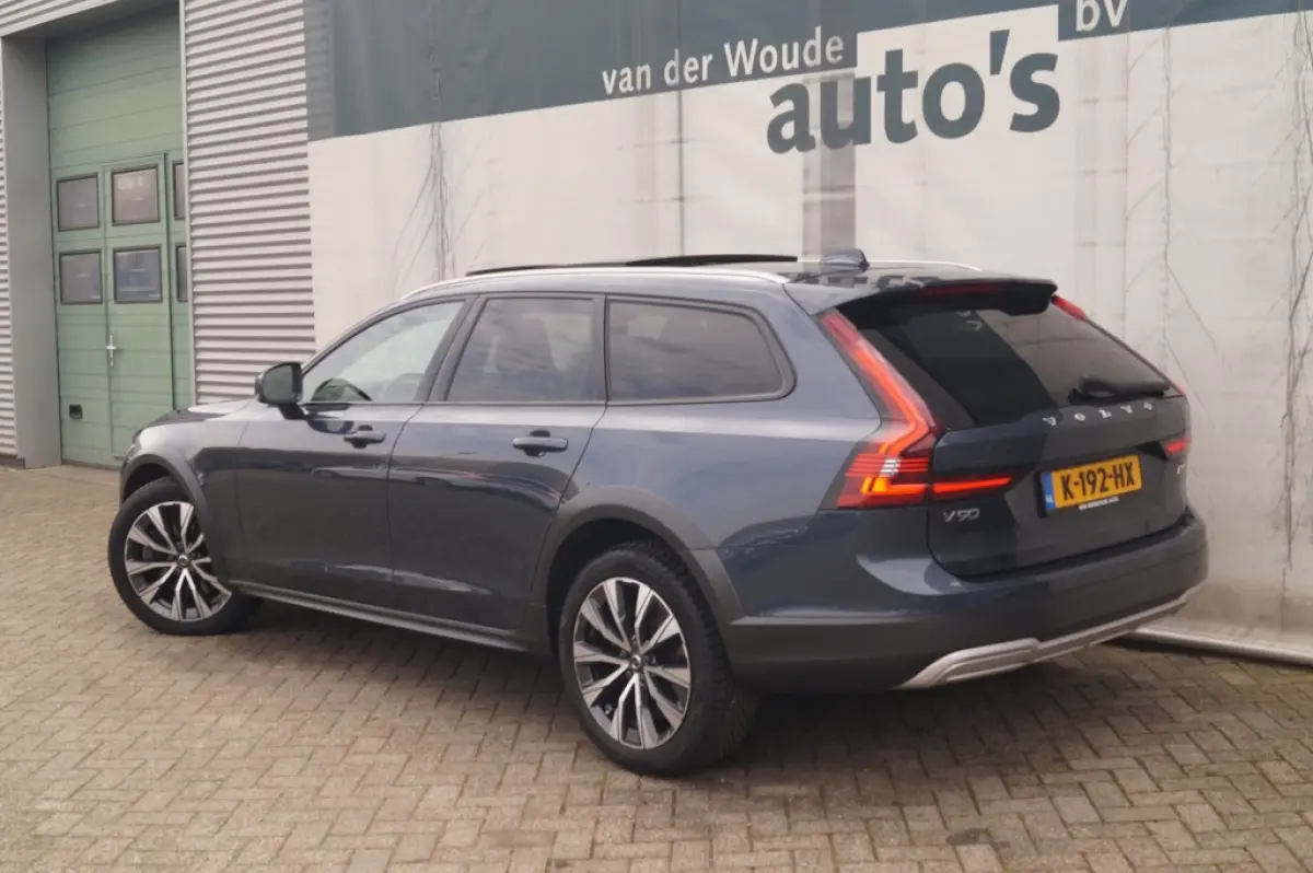 2.0 B5 250pk AWD Pro -PANO-LEER-CAM-ECC-NAVI-