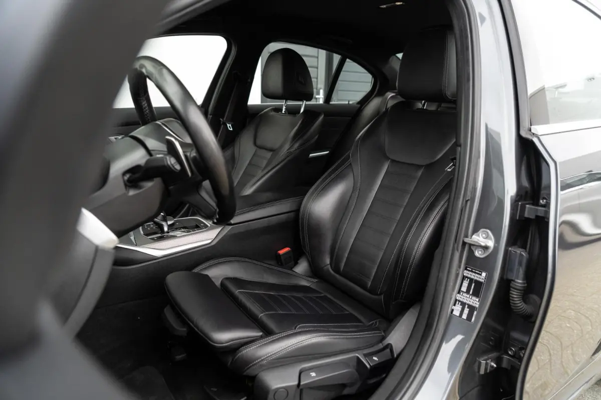 320i M-Sport CAMERA / LEER / HUD