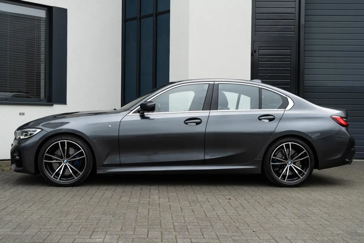 320i M-Sport CAMERA / LEER / HUD