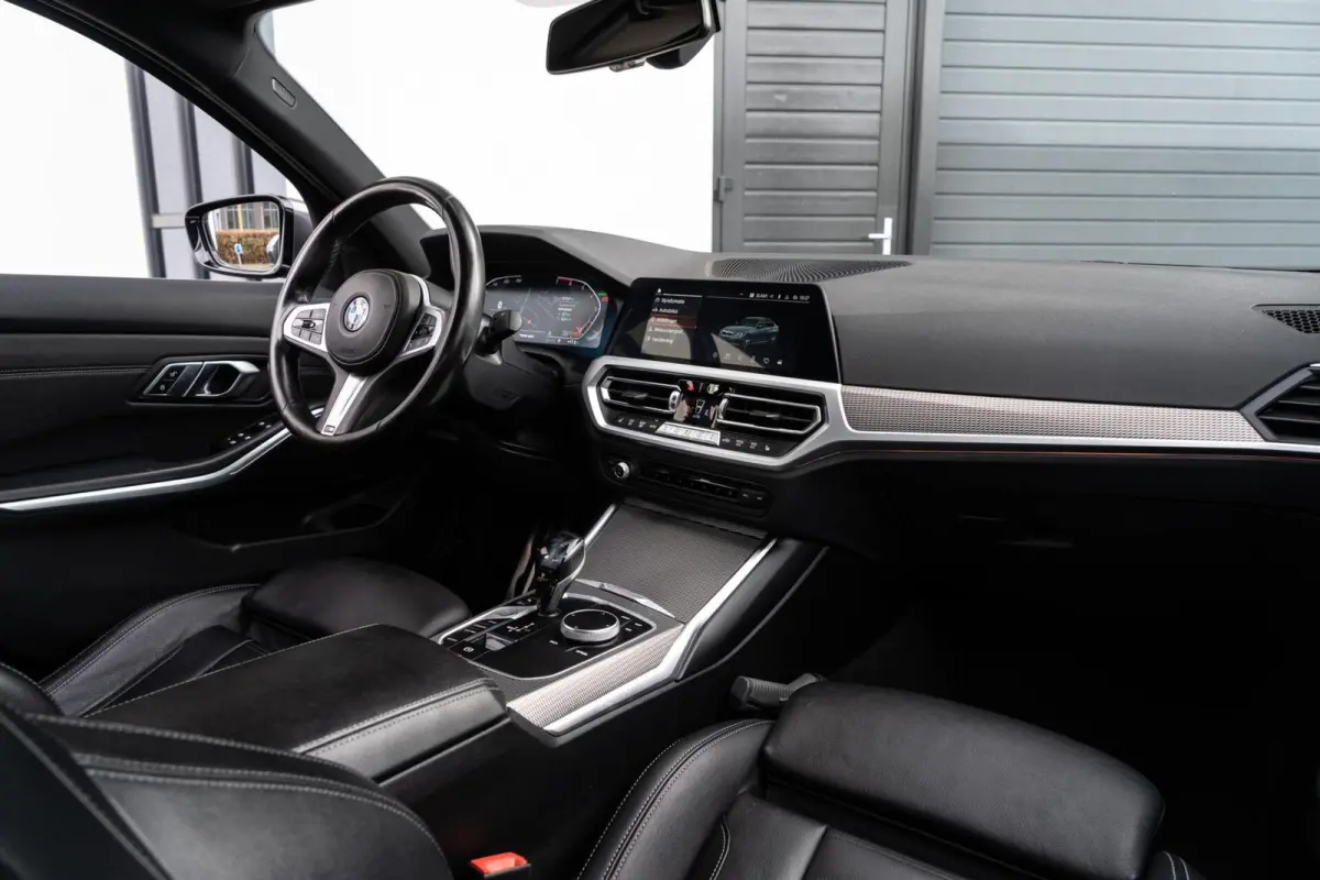 320i M-Sport CAMERA / LEER / HUD