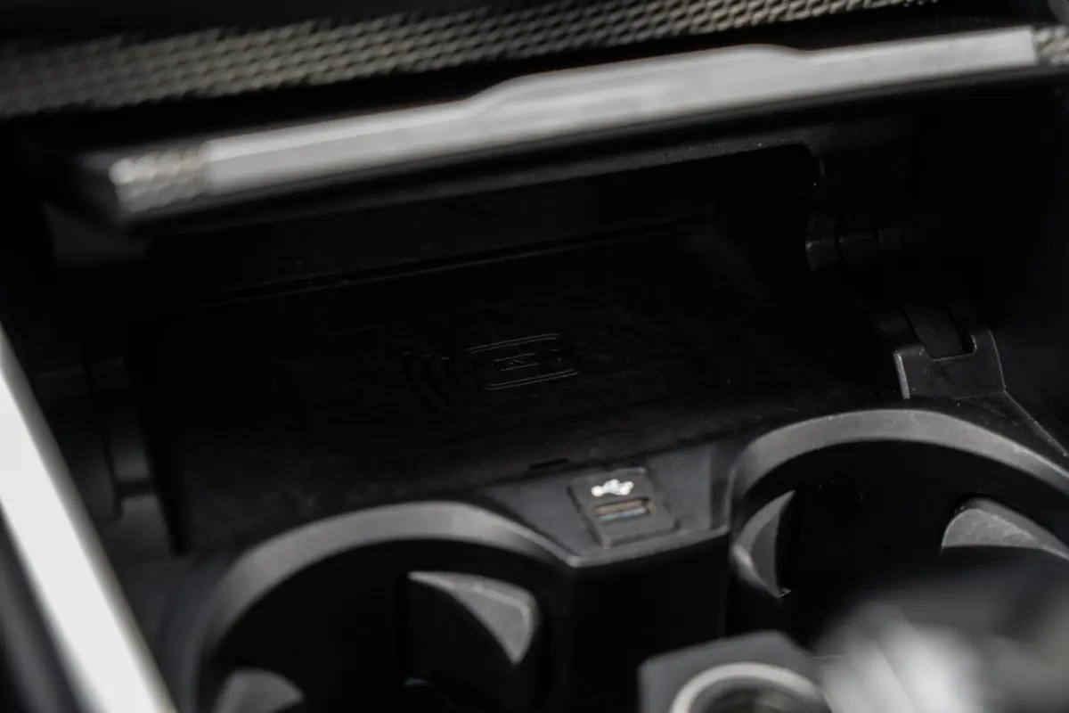 320i M-Sport CAMERA / LEER / HUD