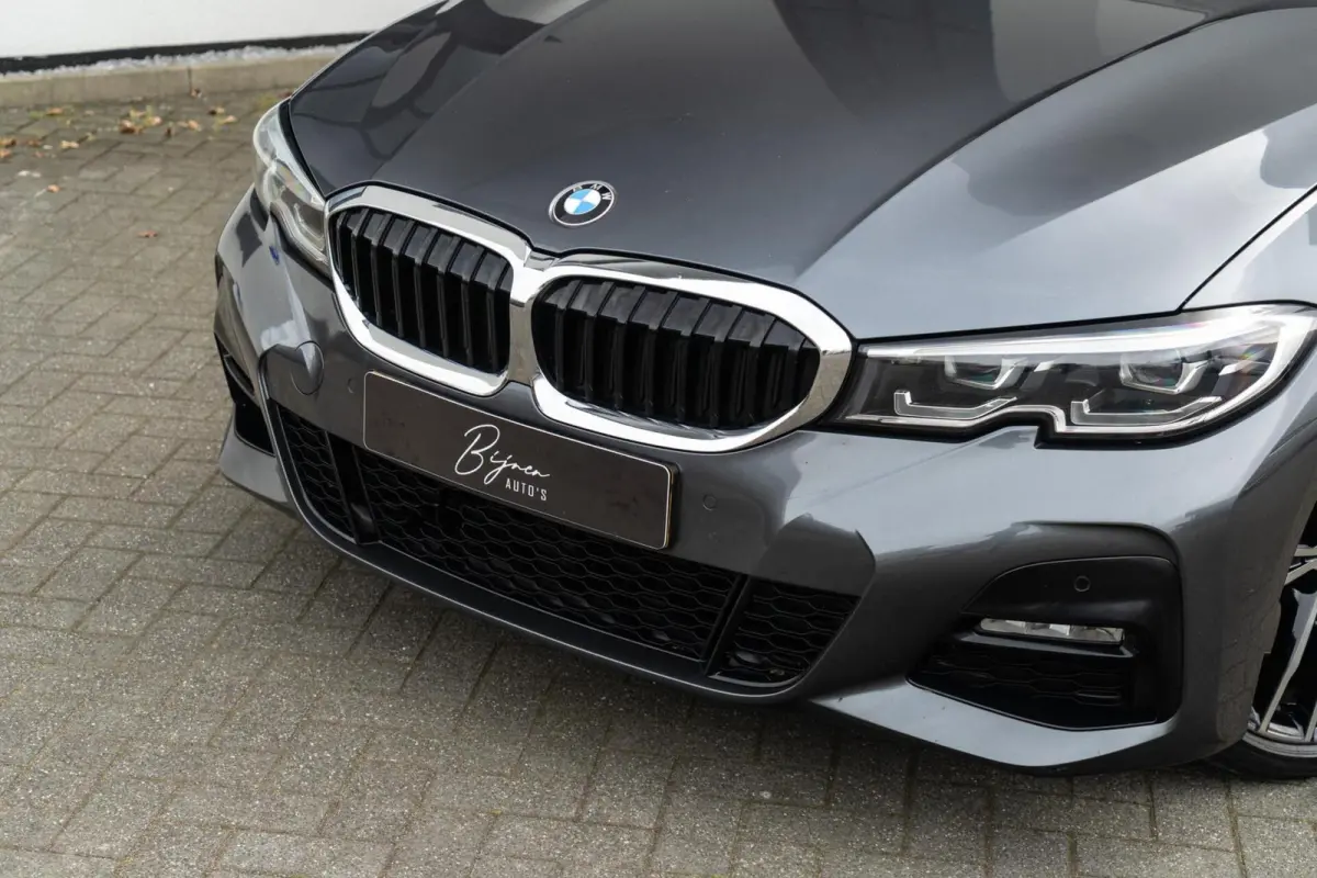 320i M-Sport CAMERA / LEER / HUD