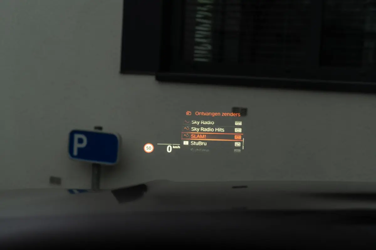 320i M-Sport CAMERA / LEER / HUD