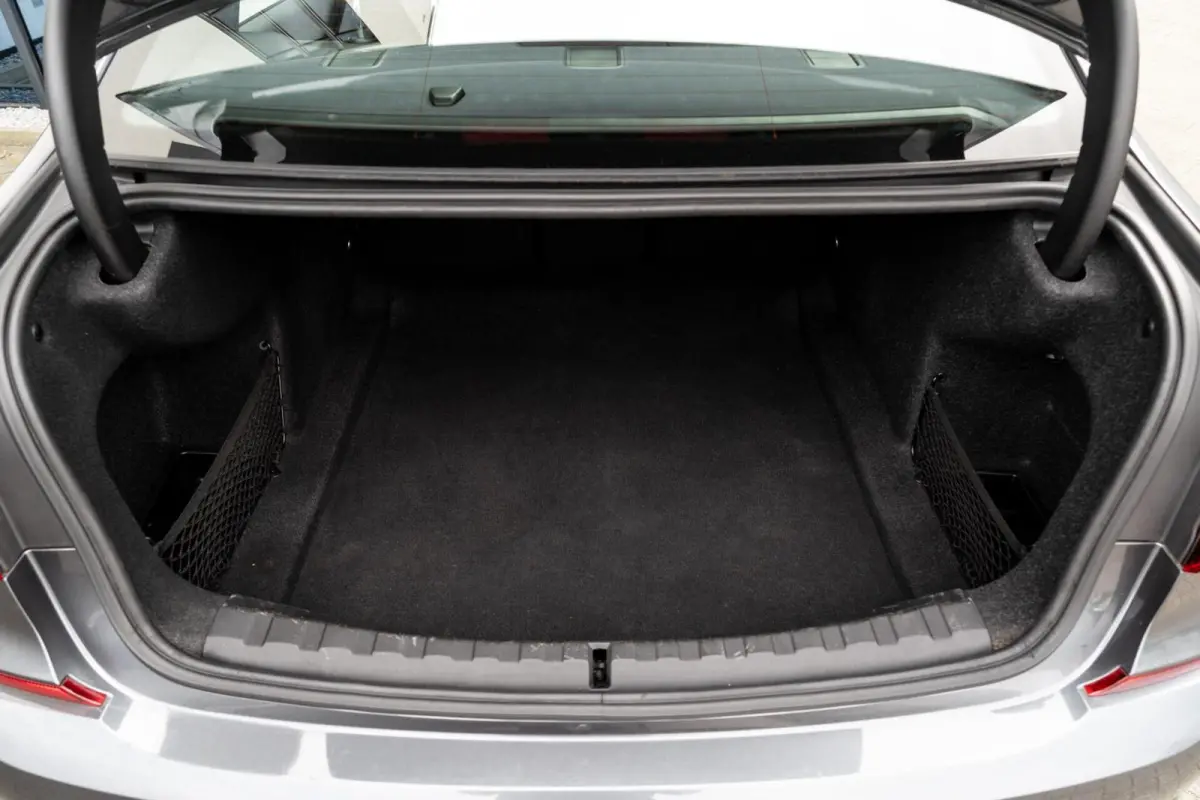 320i M-Sport CAMERA / LEER / HUD