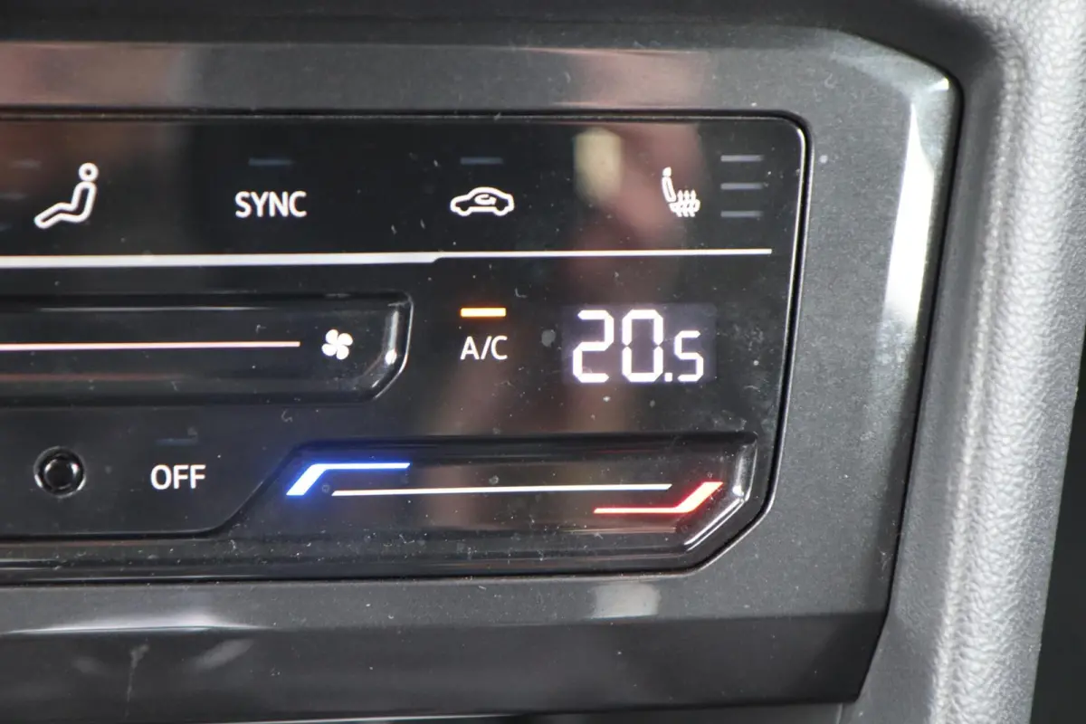 1.4 TSI eHybrid | HUD | 3-Zone | Stuurverwarming | CarPlay | Virtual | Blindspot | ACC