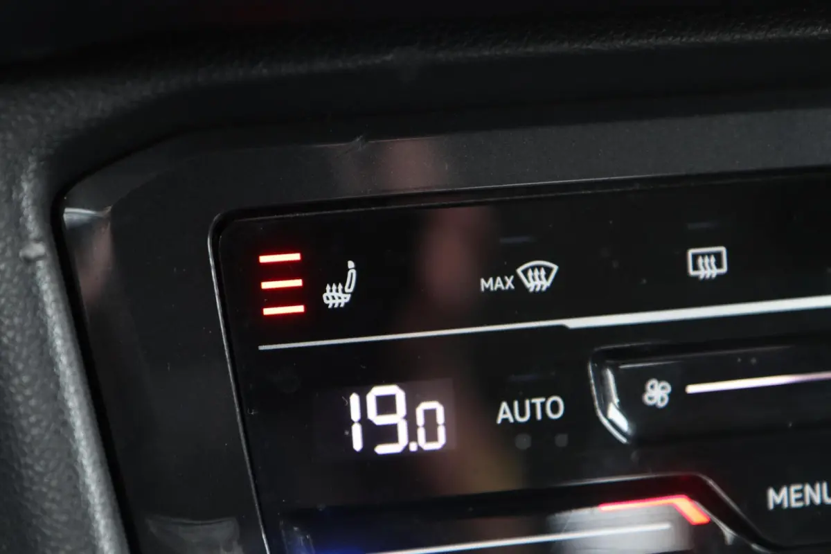 1.4 TSI eHybrid | HUD | 3-Zone | Stuurverwarming | CarPlay | Virtual | Blindspot | ACC