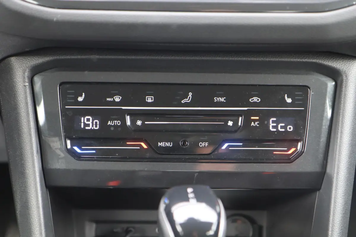1.4 TSI eHybrid | HUD | 3-Zone | Stuurverwarming | CarPlay | Virtual | Blindspot | ACC