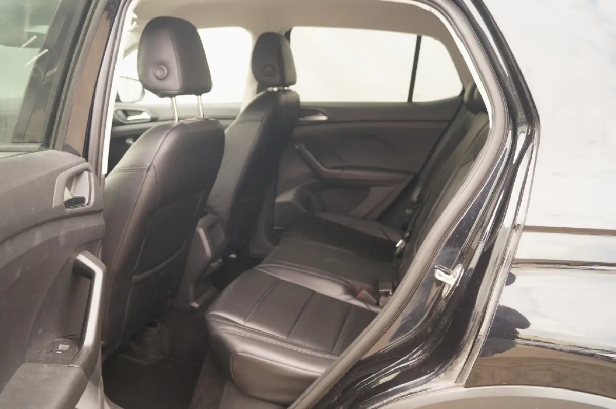 1.0 TSI Life -LEER-NAVI-PDC-CAM-
