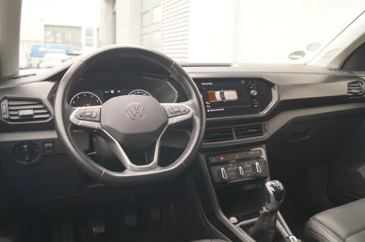 1.0 TSI Life -LEER-NAVI-PDC-CAM-